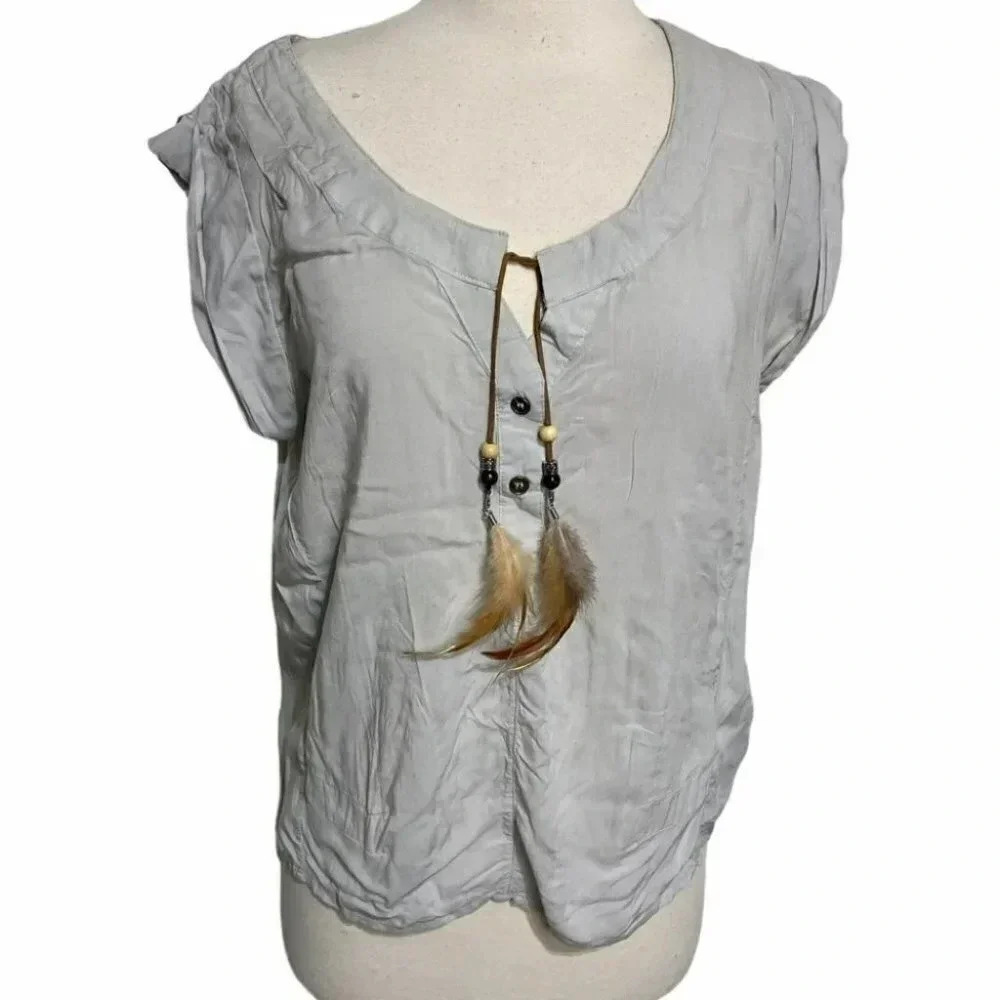 Stitch & Soul M gray BOHO feather‎ tassels short sleeve top